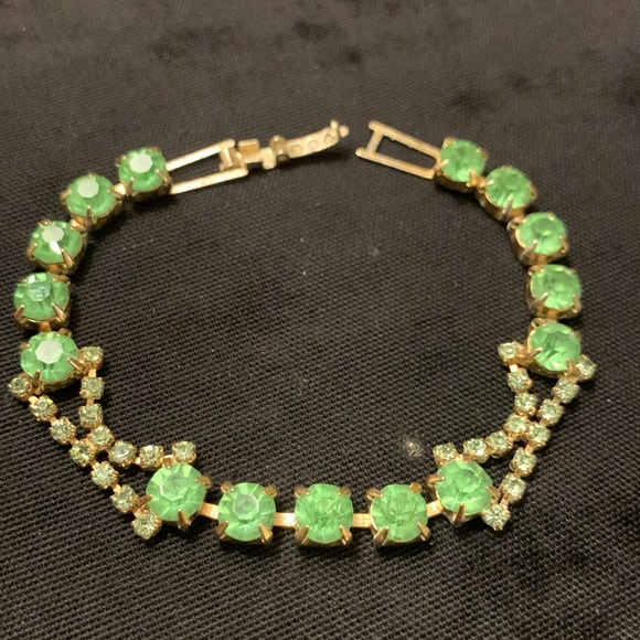 40’s 50’s GREEN PASTEL EASTER FACETED CRYSTALS GEMS BRACELET COCKTAIL JE… - Picture 1 of 10